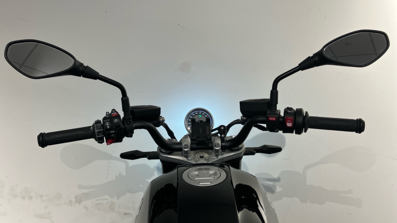 BMW R12 (24MY)